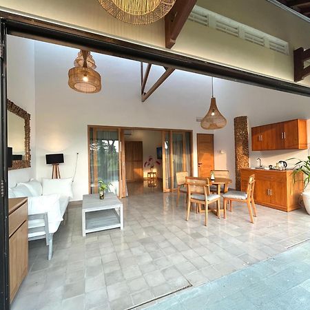 Boutique Villa Jogja Senang ジョグジャカルタ エクステリア 写真