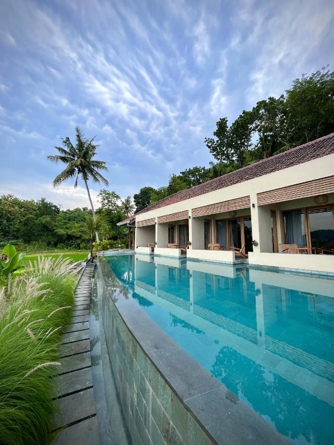 Boutique Villa Jogja Senang ジョグジャカルタ エクステリア 写真